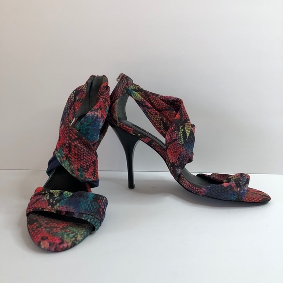 Nina Strap Color Heels #8.5 - Picture 2 of 11